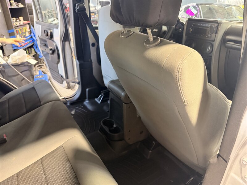 2009 Jeep Wrangler Unlimited X - Photo 9