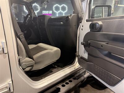 2009 Jeep Wrangler Unlimited X - Photo 12 - Santa Clara, CA 95051