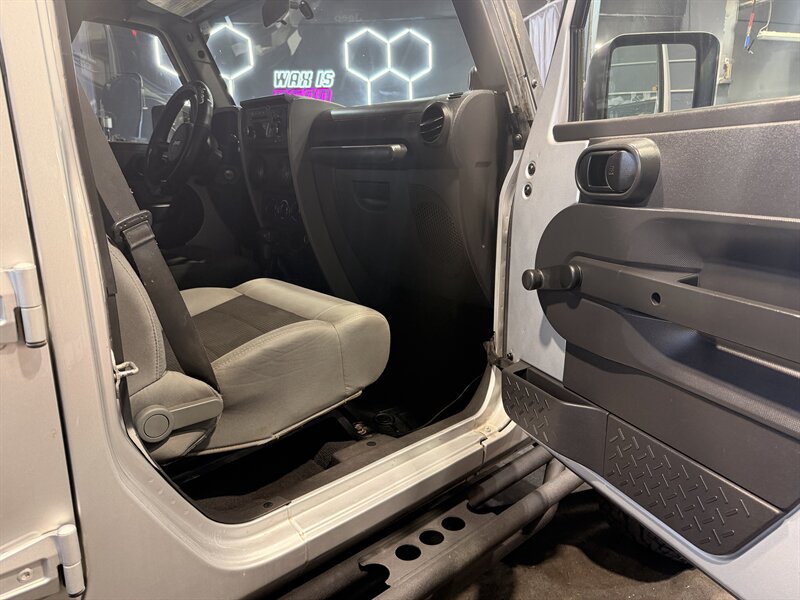 2009 Jeep Wrangler Unlimited X - Photo 12