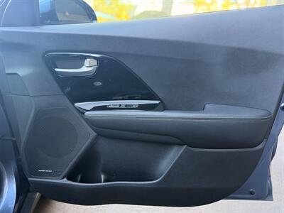 2020 Kia Niro EX Premium   - Photo 13 - Santa Clara, CA 95051