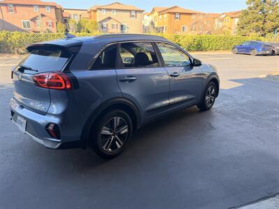2020 Kia Niro EX Premium   - Photo 5 - Santa Clara, CA 95051