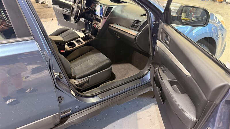 2013 Subaru Outback Premium - Photo 13