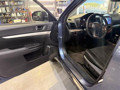2013 Subaru Outback 2.5i Premium - Photo 8 - Santa Clara, CA 95051