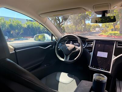 2014 Tesla Model S 60   - Photo 8 - Santa Clara, CA 95051