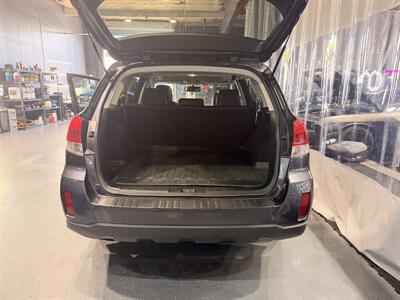 2012 Subaru Outback 2.5i Limited   - Photo 12 - Santa Clara, CA 95051