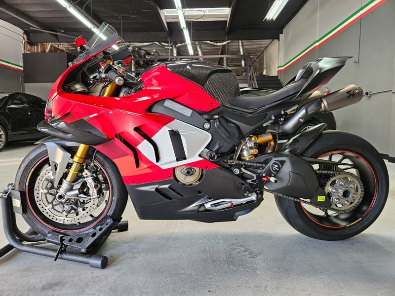 2024 Ducati Panigale V4 R   - Photo 1 - San Diego, CA 92121