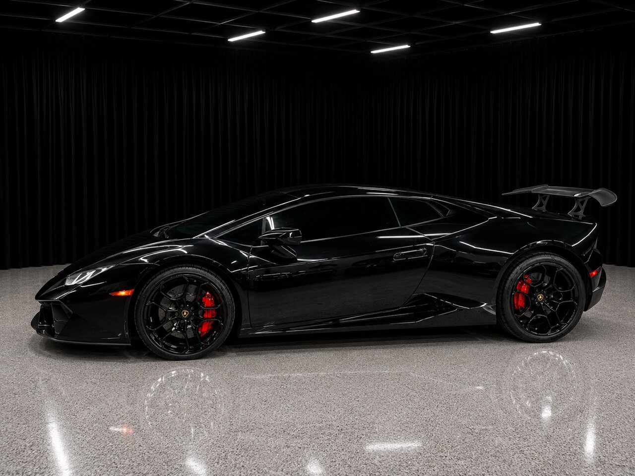 2017 Lamborghini Huracan LP 580-2   - Photo 1 - San Diego, CA 92121