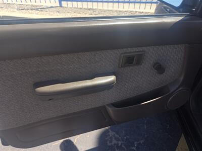 1997 Toyota Tacoma V6   - Photo 10 - Albuquerque, NM 87123-3801