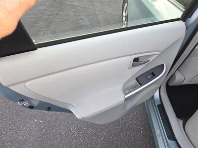2013 Toyota Prius Three - Photo 10 - Albuquerque, NM 87123-3801