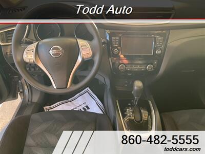 2015 Nissan Rogue SV   - Photo 14 - Torrington, CT 06790