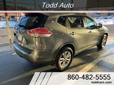 2015 Nissan Rogue SV   - Photo 7 - Torrington, CT 06790