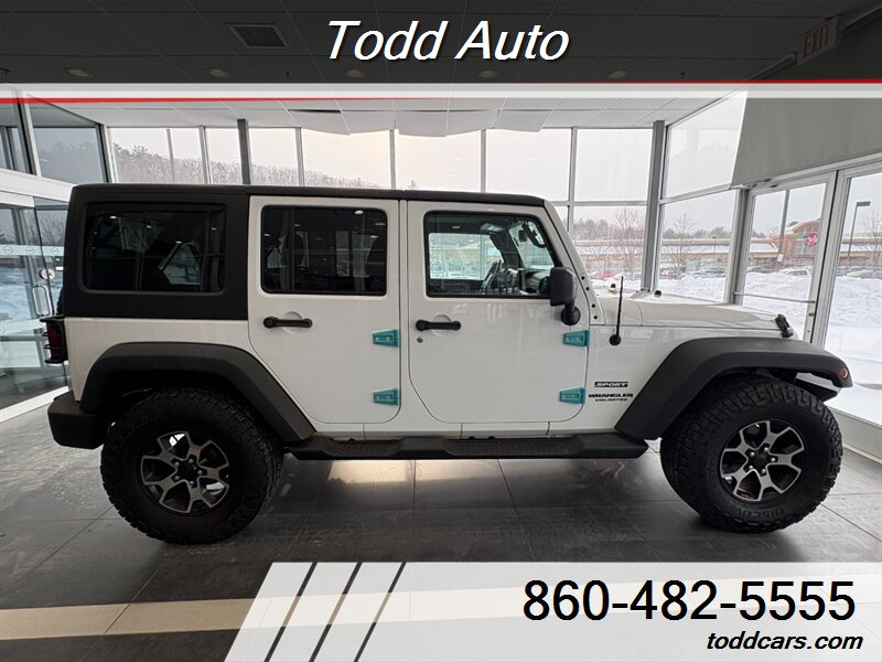 2014 Jeep Wrangler Unlimited Sport - Photo 4 - Torrington, CT 06790