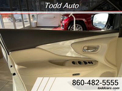 2015 Nissan Murano Platinum   - Photo 8 - Torrington, CT 06790