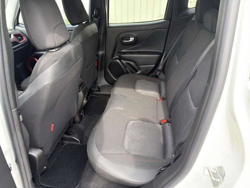 2020 Jeep Renegade Trailhawk - Photo 11 - Indianapolis, IN 46234
