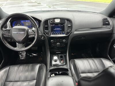 2019 Chrysler 300 Series S   - Photo 7 - Indianapolis, IN 46234