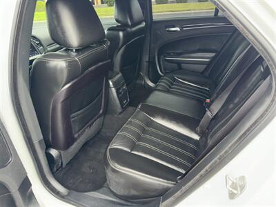 2019 Chrysler 300 Series S   - Photo 11 - Indianapolis, IN 46234