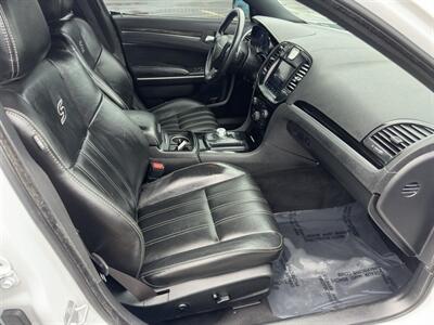 2019 Chrysler 300 Series S   - Photo 13 - Indianapolis, IN 46234