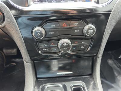 2019 Chrysler 300 Series S   - Photo 23 - Indianapolis, IN 46234