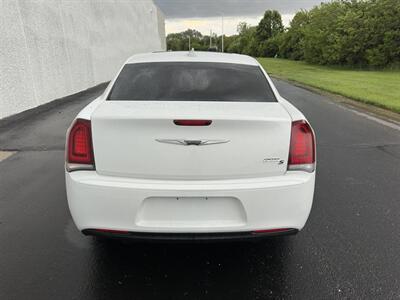 2019 Chrysler 300 Series S - Photo 5 - Indianapolis, IN 46234
