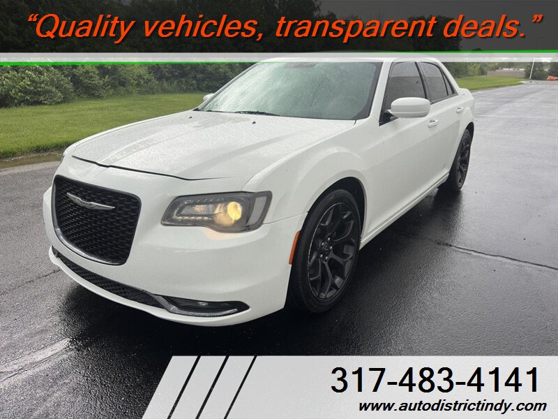 2019 Chrysler 300 Series S   - Photo 1 - Indianapolis, IN 46234