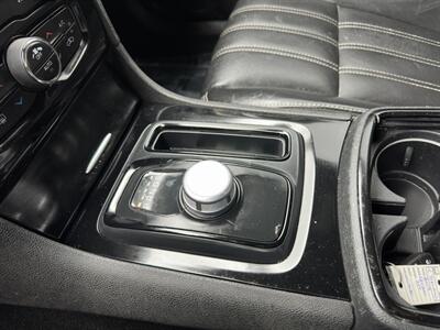 2019 Chrysler 300 Series S   - Photo 24 - Indianapolis, IN 46234