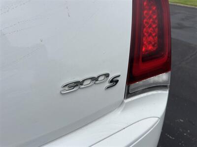 2019 Chrysler 300 Series S   - Photo 27 - Indianapolis, IN 46234