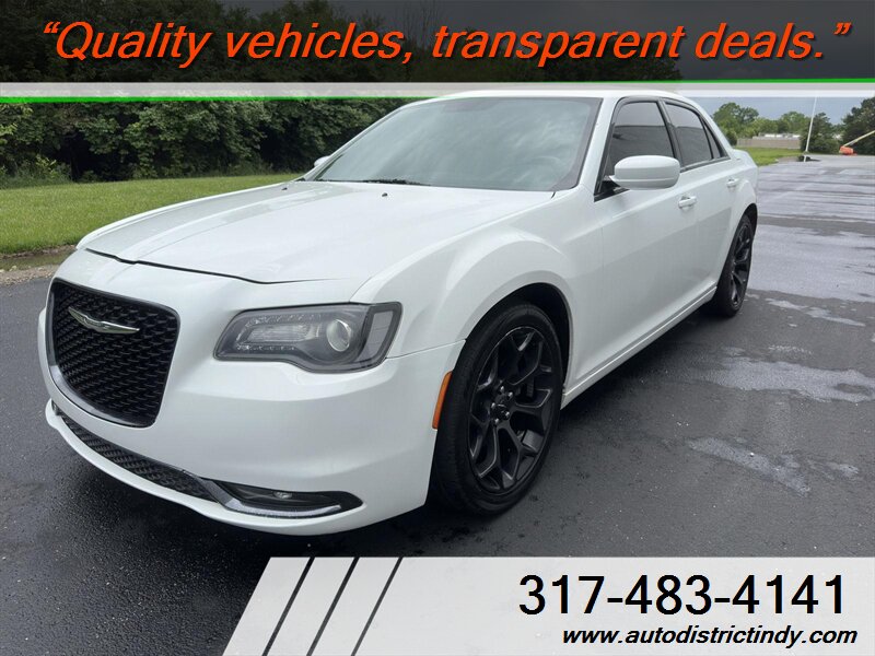 2019 Chrysler 300 S's photo