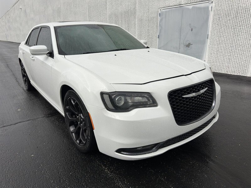 2019 Chrysler 300 Series S - Photo 3 - Indianapolis, IN 46234