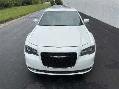 2019 Chrysler 300 Series S   - Photo 2 - Indianapolis, IN 46234