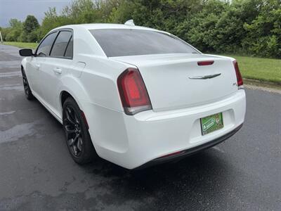 2019 Chrysler 300 Series S   - Photo 6 - Indianapolis, IN 46234