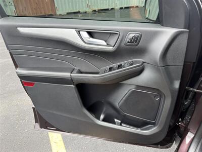 2023 Ford Escape Platinum - Photo 37 - Indianapolis, IN 46234