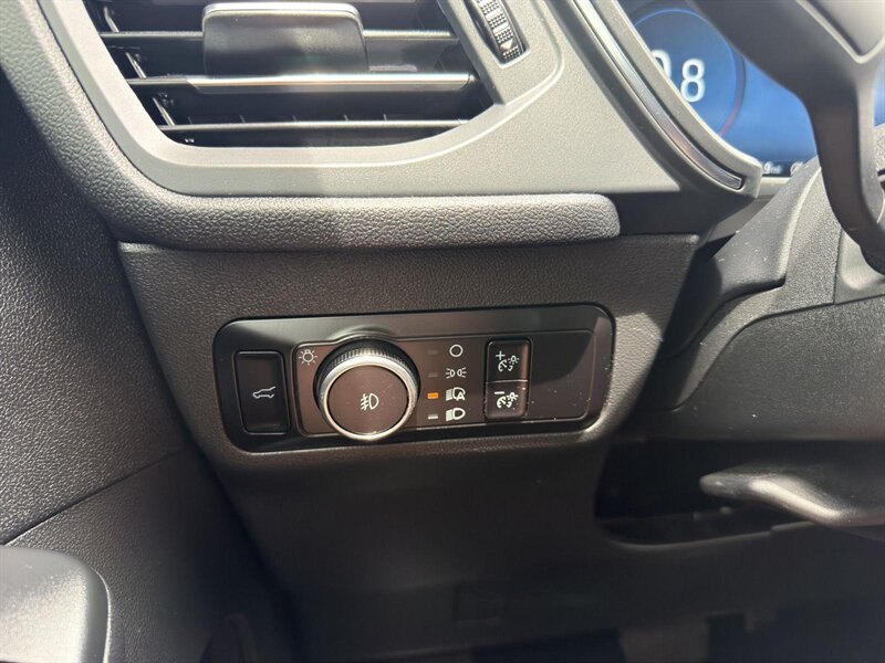 2023 Ford Escape Platinum - Photo 24 - Indianapolis, IN 46234