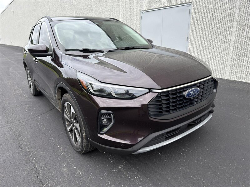 2023 Ford Escape Platinum - Photo 3 - Indianapolis, IN 46234