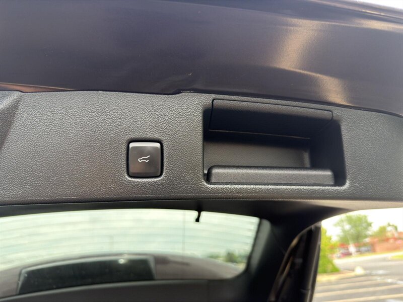 2023 Ford Escape Platinum - Photo 40 - Indianapolis, IN 46234