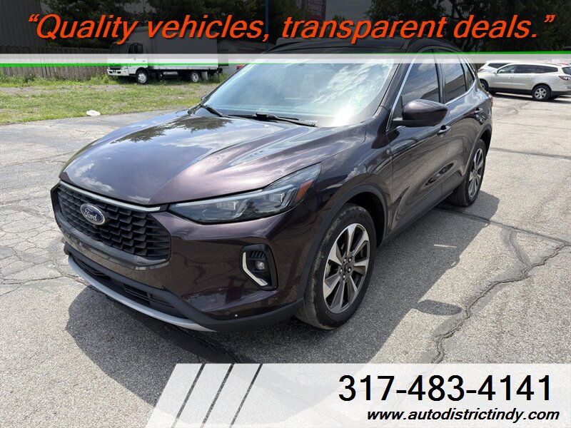 2023 Ford Escape Platinum   - Photo 1 - Indianapolis, IN 46234