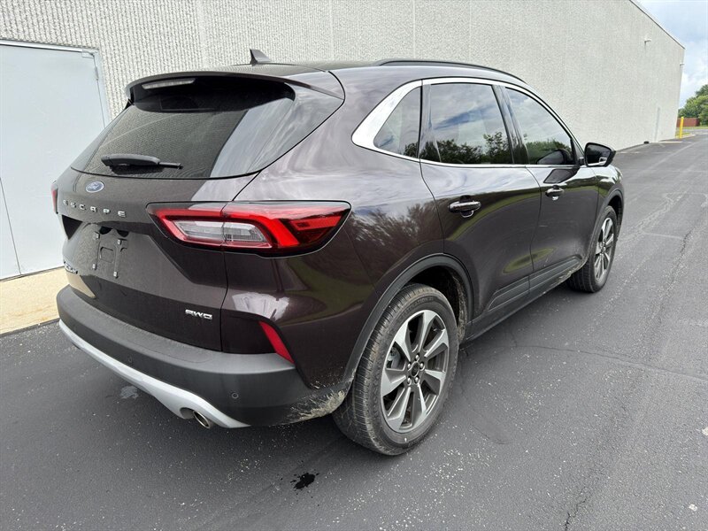 2023 Ford Escape Platinum - Photo 4 - Indianapolis, IN 46234