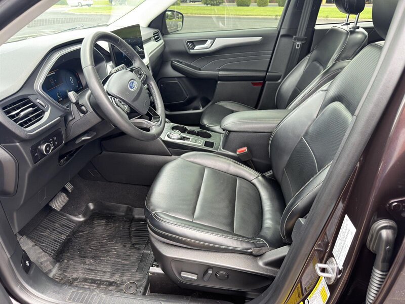 2023 Ford Escape Platinum - Photo 10 - Indianapolis, IN 46234