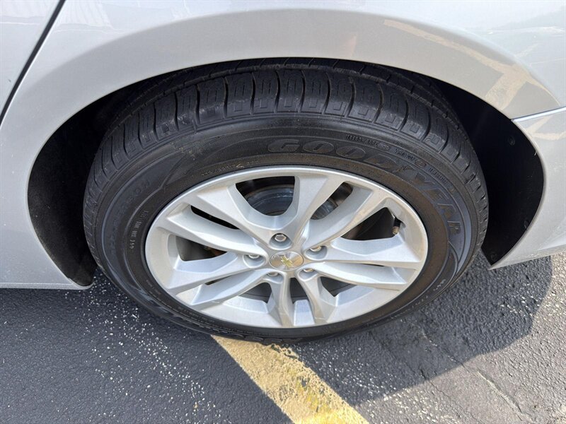 2016 Chevrolet Malibu LT - Photo 34 - Indianapolis, IN 46234