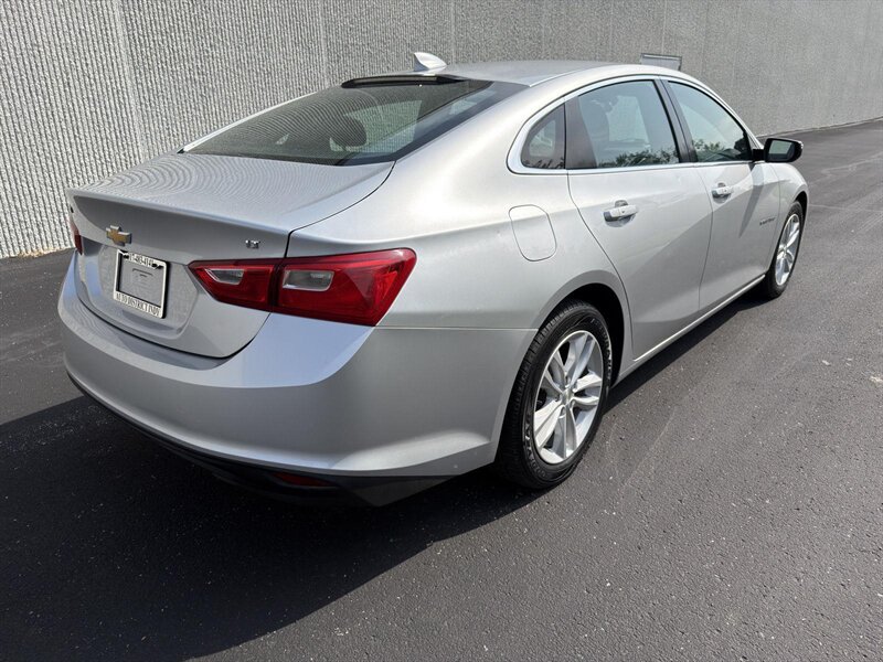2016 Chevrolet Malibu LT - Photo 4 - Indianapolis, IN 46234