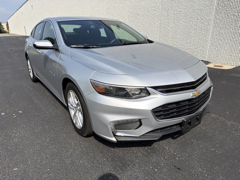 2016 Chevrolet Malibu LT - Photo 3 - Indianapolis, IN 46234
