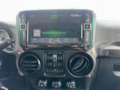 2017 Jeep Wrangler Unlimited Rubicon Recon   - Photo 13 - Indianapolis, IN 46234