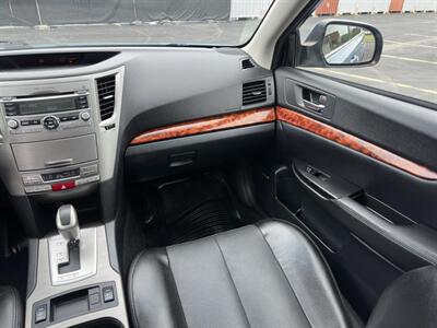 2010 Subaru Outback 2.5i Limited   - Photo 9 - Indianapolis, IN 46234