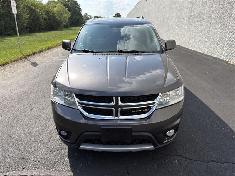 2017 Dodge Journey SXT - Photo 2 - Indianapolis, IN 46234
