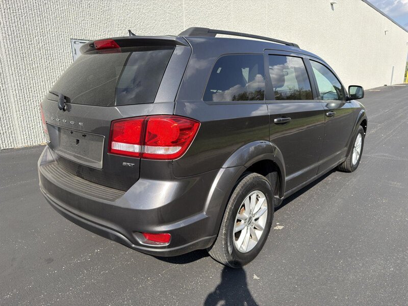 2017 Dodge Journey SXT - Photo 4 - Indianapolis, IN 46234