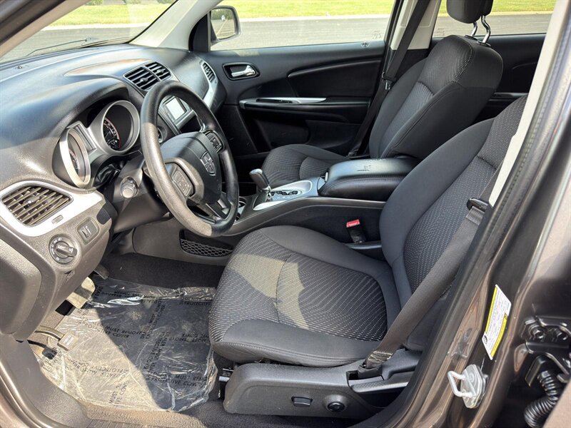 2017 Dodge Journey SXT - Photo 10 - Indianapolis, IN 46234