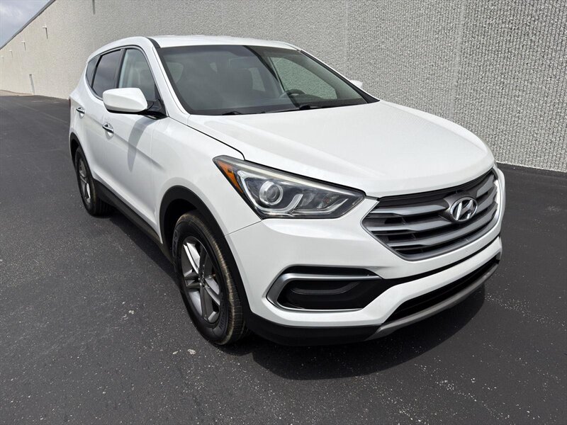 2017 Hyundai SANTA FE Sport 2.4L - Photo 3 - Indianapolis, IN 46234