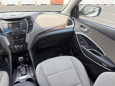 2017 Hyundai SANTA FE Sport 2.4L - Photo 9 - Indianapolis, IN 46234