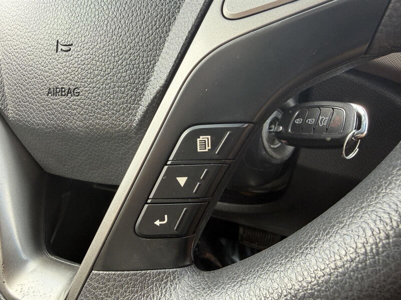 2017 Hyundai SANTA FE Sport 2.4L - Photo 20 - Indianapolis, IN 46234