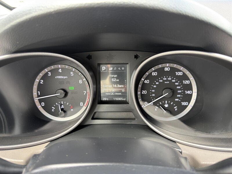 2017 Hyundai SANTA FE Sport 2.4L - Photo 17 - Indianapolis, IN 46234