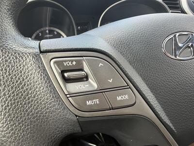 2017 Hyundai SANTA FE Sport 2.4L - Photo 19 - Indianapolis, IN 46234